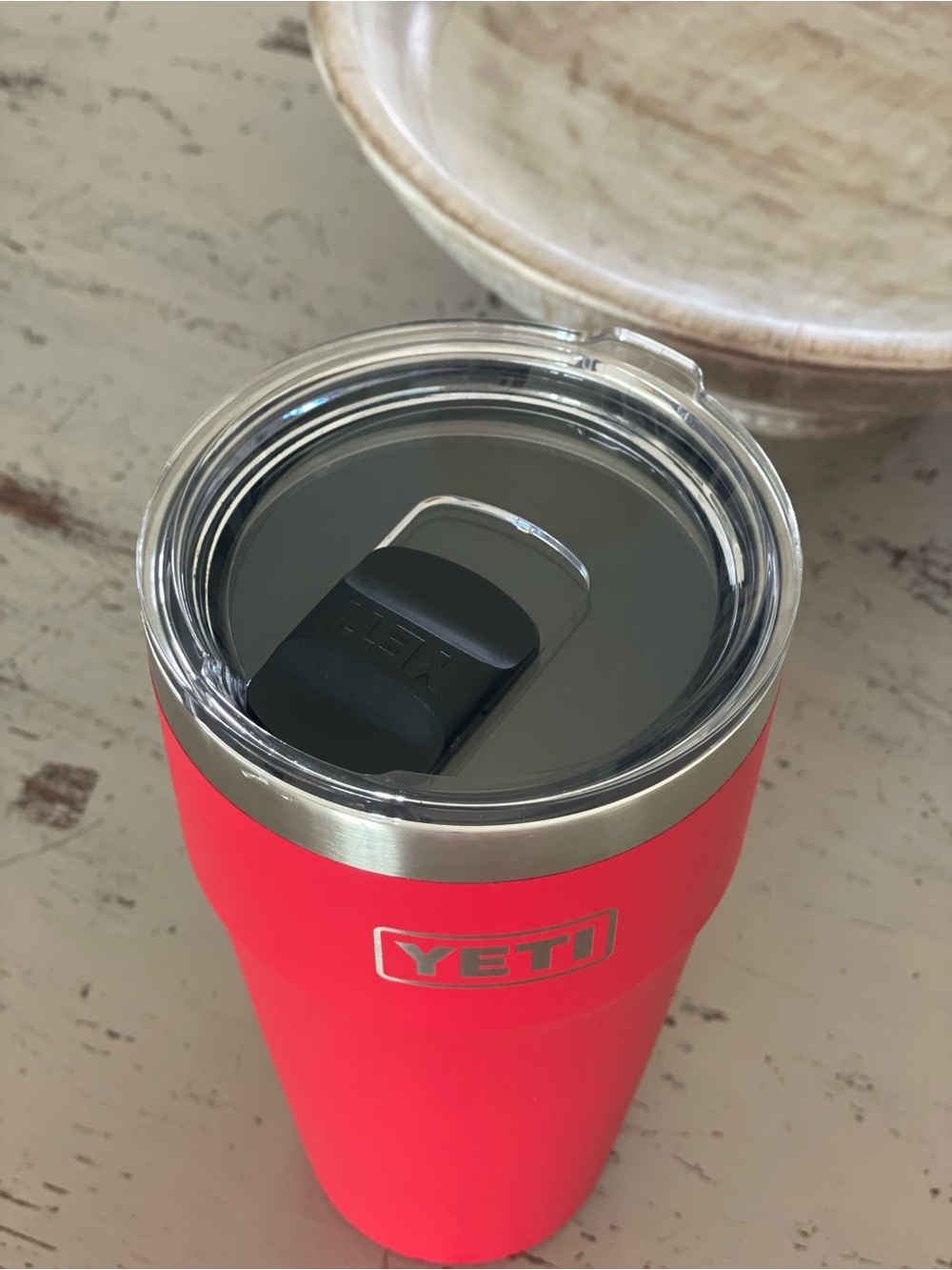 Yeti Red Stainless Insulated Cup with Clear Lid 30oz - Picture 3 of 5